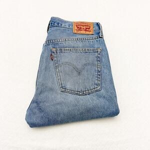 Levis 501 Short Button Fly Denim Jeans Distressed Light Wash Size 26 x 30